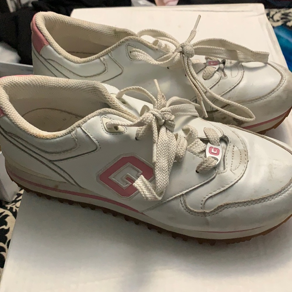 Pink Guess sneakers🗝